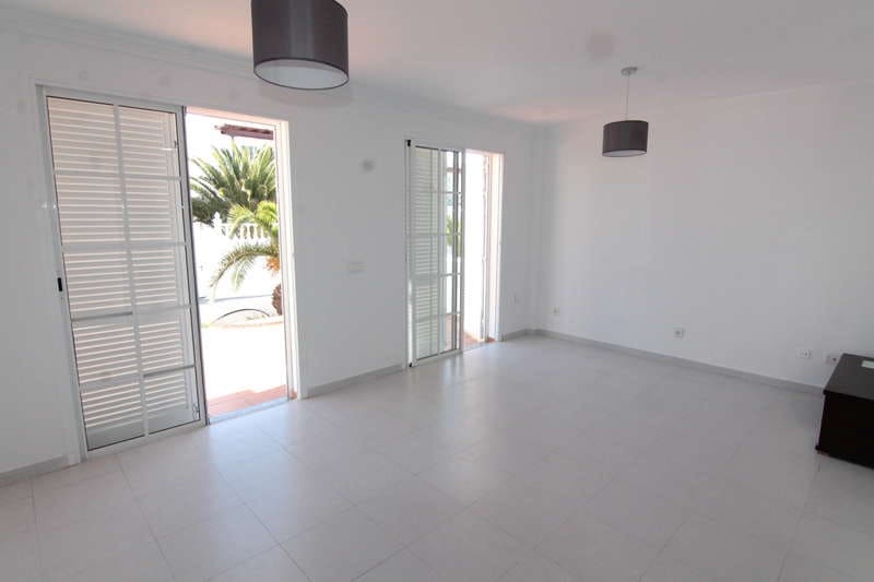 3 slaapkamer Villa te huur in Puerto del Carmen met garage - € 2.150 (Ref: 9872859)