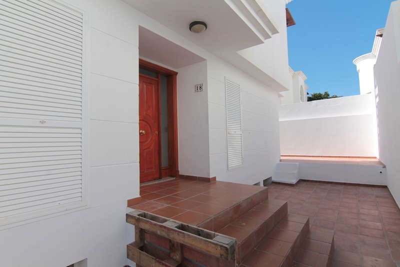 3 slaapkamer Villa te huur in Puerto del Carmen met garage - € 2.150 (Ref: 9872859)