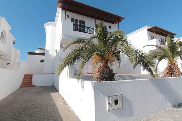3 slaapkamer Villa te huur in Puerto del Carmen, Tías met garage - € 2.150 (Ref: 9872859)