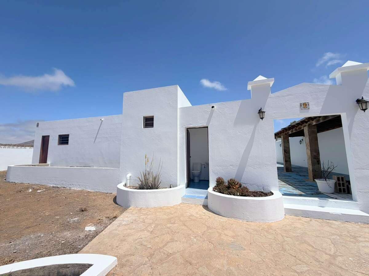 4 soverom Finca/Herregård til salgs i Guime med svømmebasseng garasje - € 600 000 (Ref: 9891488)