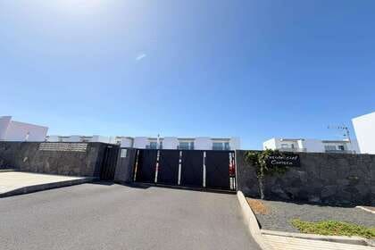 3 camera da letto Villetta Bifamiliare in vendita in Costa Teguise con garage - 390.000 € (Rif: 9895664)