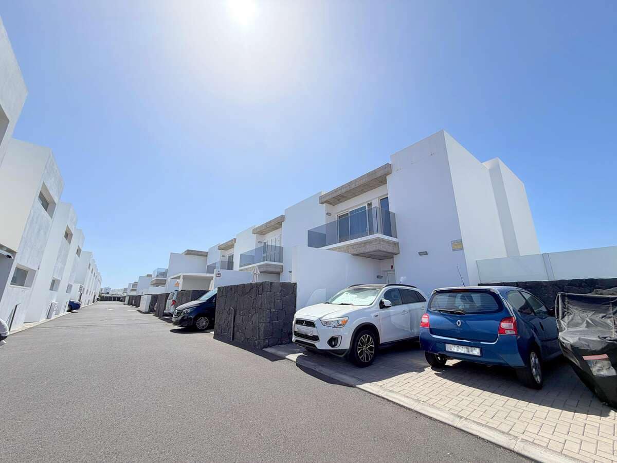 3 camera da letto Villetta Bifamiliare in vendita in Costa Teguise con garage - 390.000 € (Rif: 9895664)