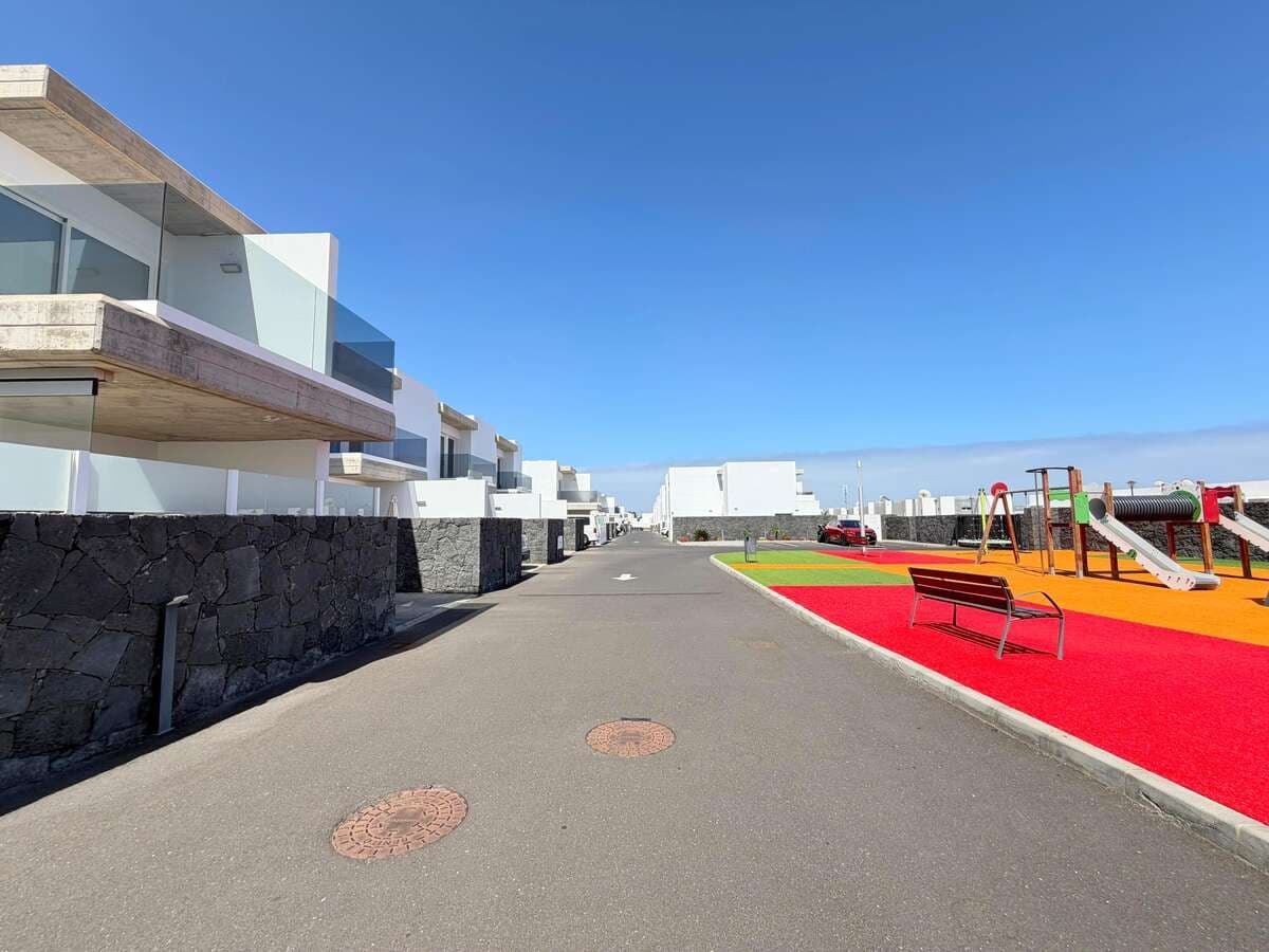 3 camera da letto Villetta Bifamiliare in vendita in Costa Teguise con garage - 390.000 € (Rif: 9895664)