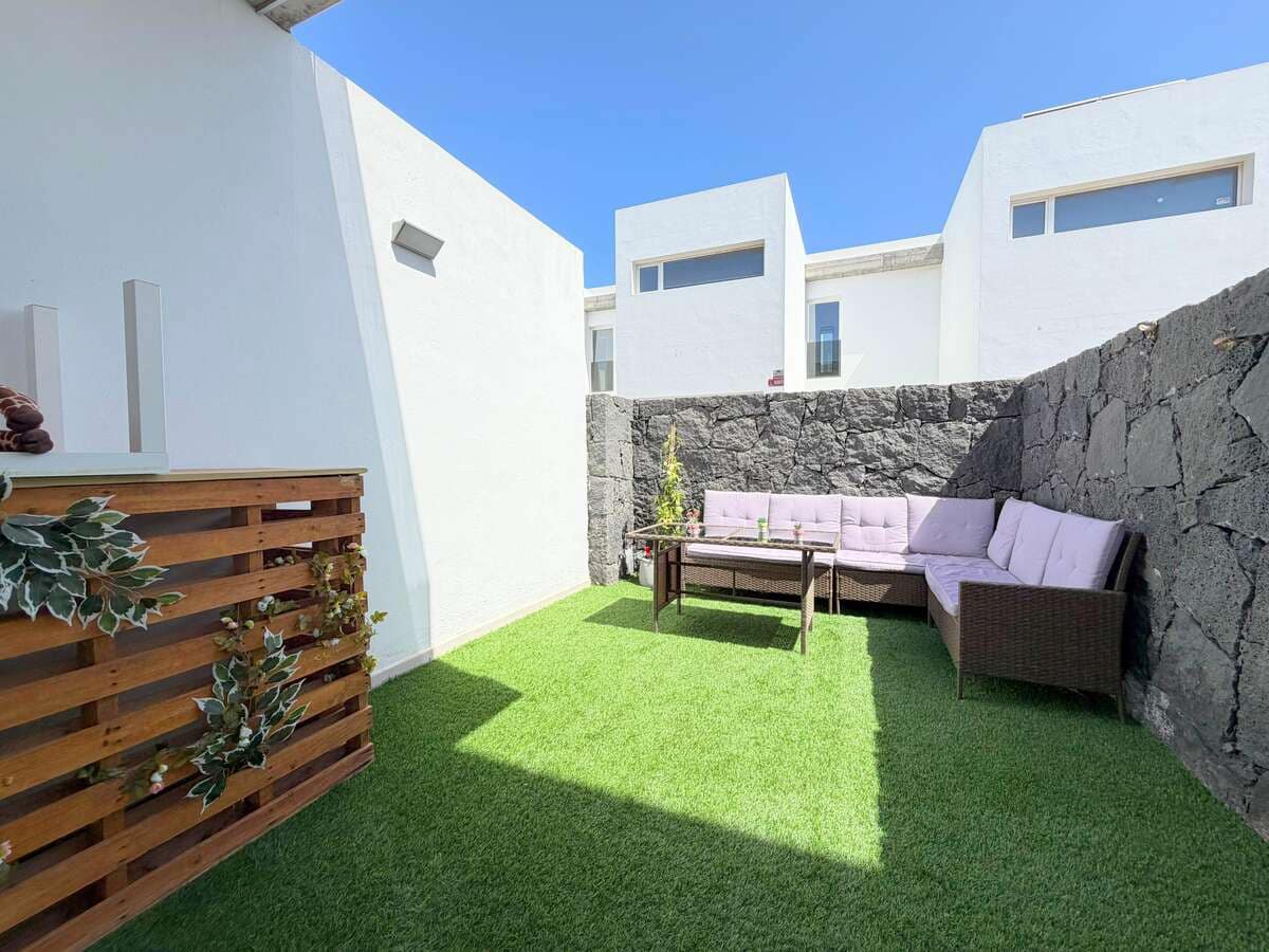 3 camera da letto Villetta Bifamiliare in vendita in Costa Teguise con garage - 390.000 € (Rif: 9895664)