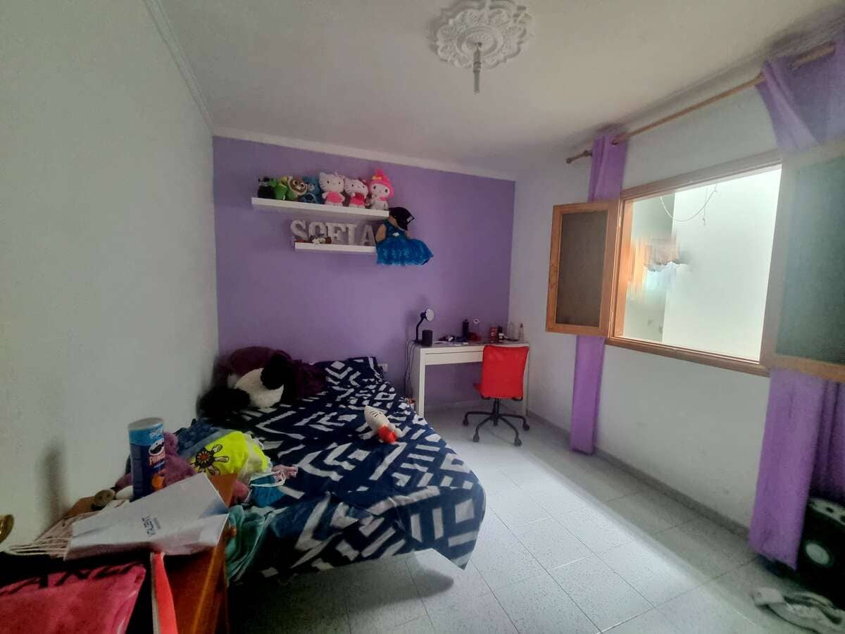 4 bedroom Finca/Country House for sale in Arrecife with garage - € 280,000 (Ref: 9921589)