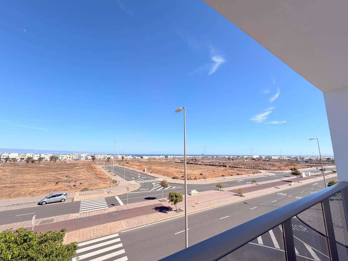 3 Zimmer Wohnung zu verkaufen in Arrecife mit Garage - 239.000 € (Ref: 9926618)