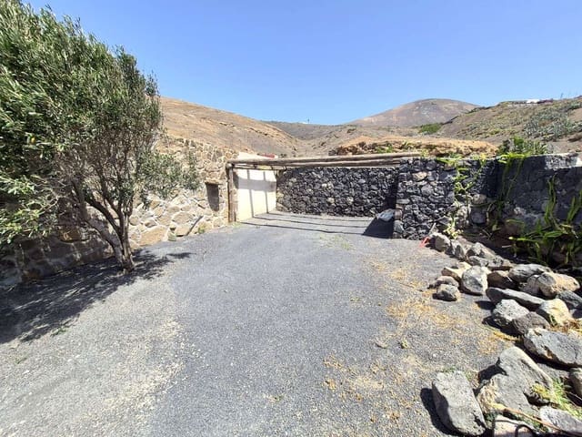 2 soveværelse Finca/Landehus til salg i Macher, Tías med garage - € 430.000 (Ref: 9950892)