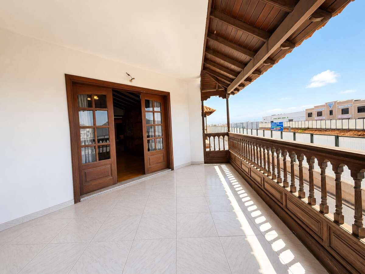 5 soveværelse Finca/Landehus til salg i Arrecife med garage - € 750.000 (Ref: 9996536)