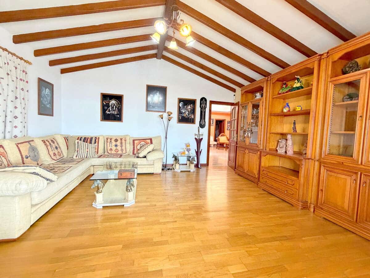 5 soveværelse Finca/Landehus til salg i Arrecife med garage - € 750.000 (Ref: 9996536)