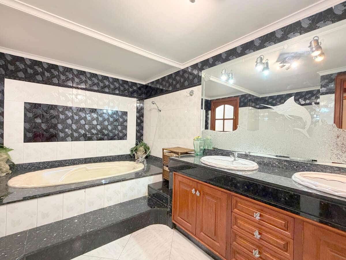 5 soveværelse Finca/Landehus til salg i Arrecife med garage - € 750.000 (Ref: 9996536)