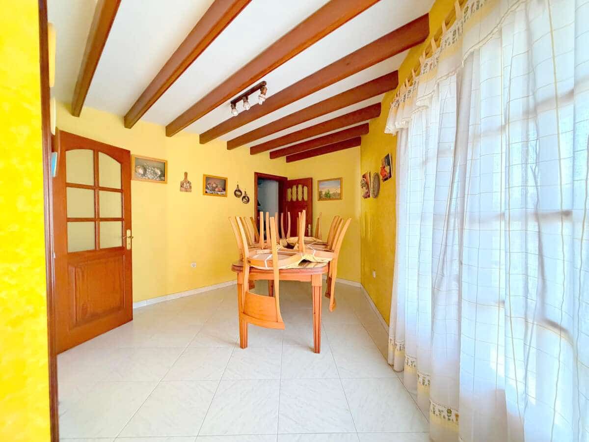 5 soveværelse Finca/Landehus til salg i Arrecife med garage - € 750.000 (Ref: 9996536)