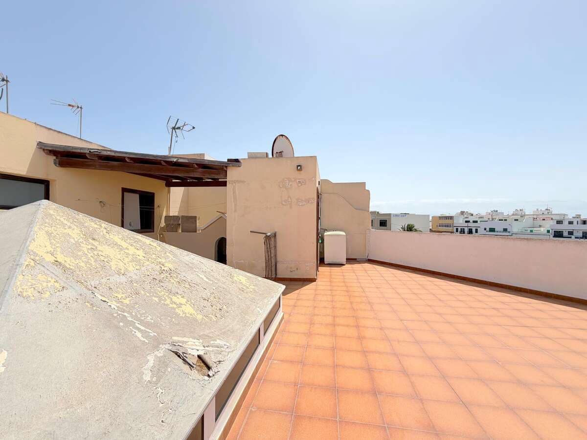 5 soveværelse Finca/Landehus til salg i Arrecife med garage - € 750.000 (Ref: 9996536)