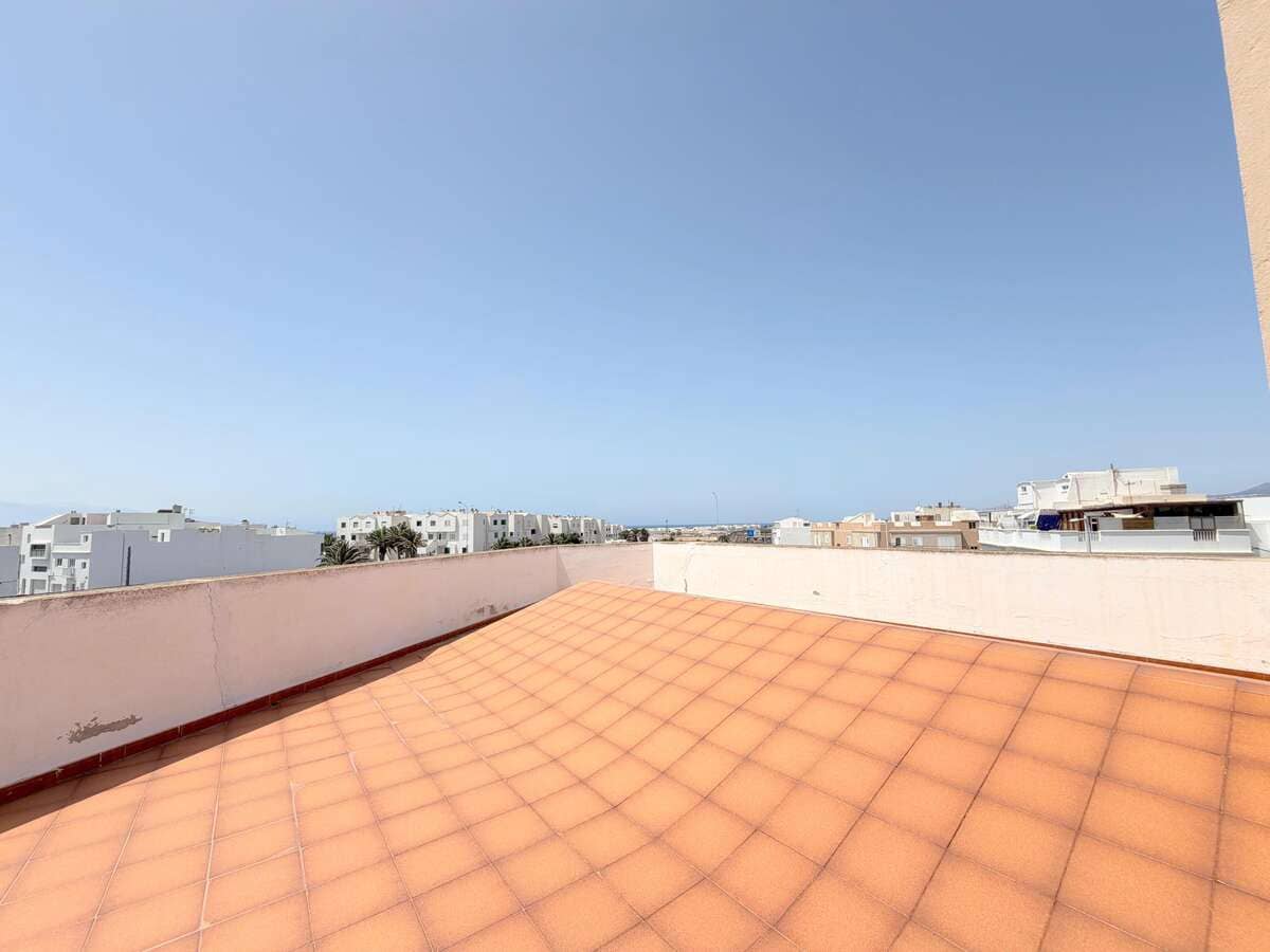 5 soveværelse Finca/Landehus til salg i Arrecife med garage - € 750.000 (Ref: 9996536)