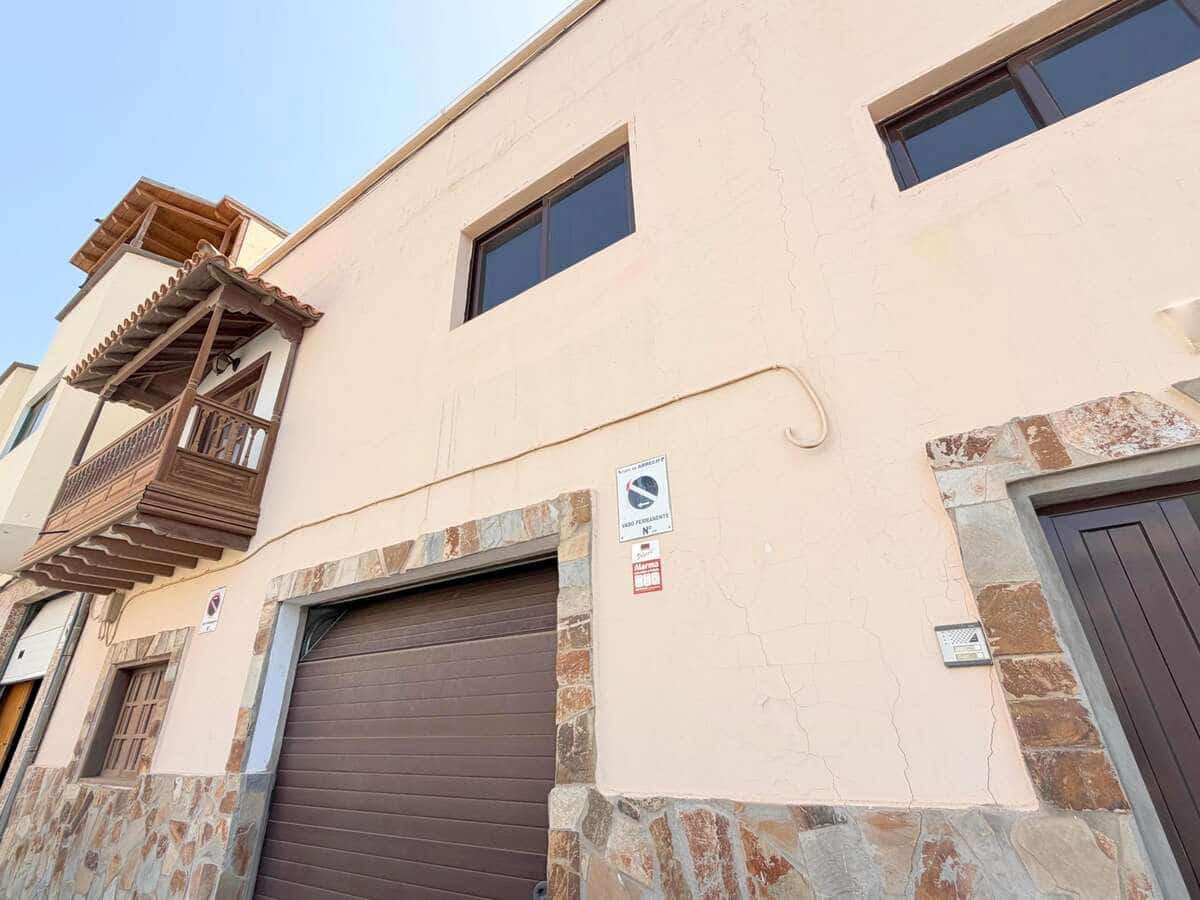 5 soveværelse Finca/Landehus til salg i Arrecife med garage - € 750.000 (Ref: 9996536)