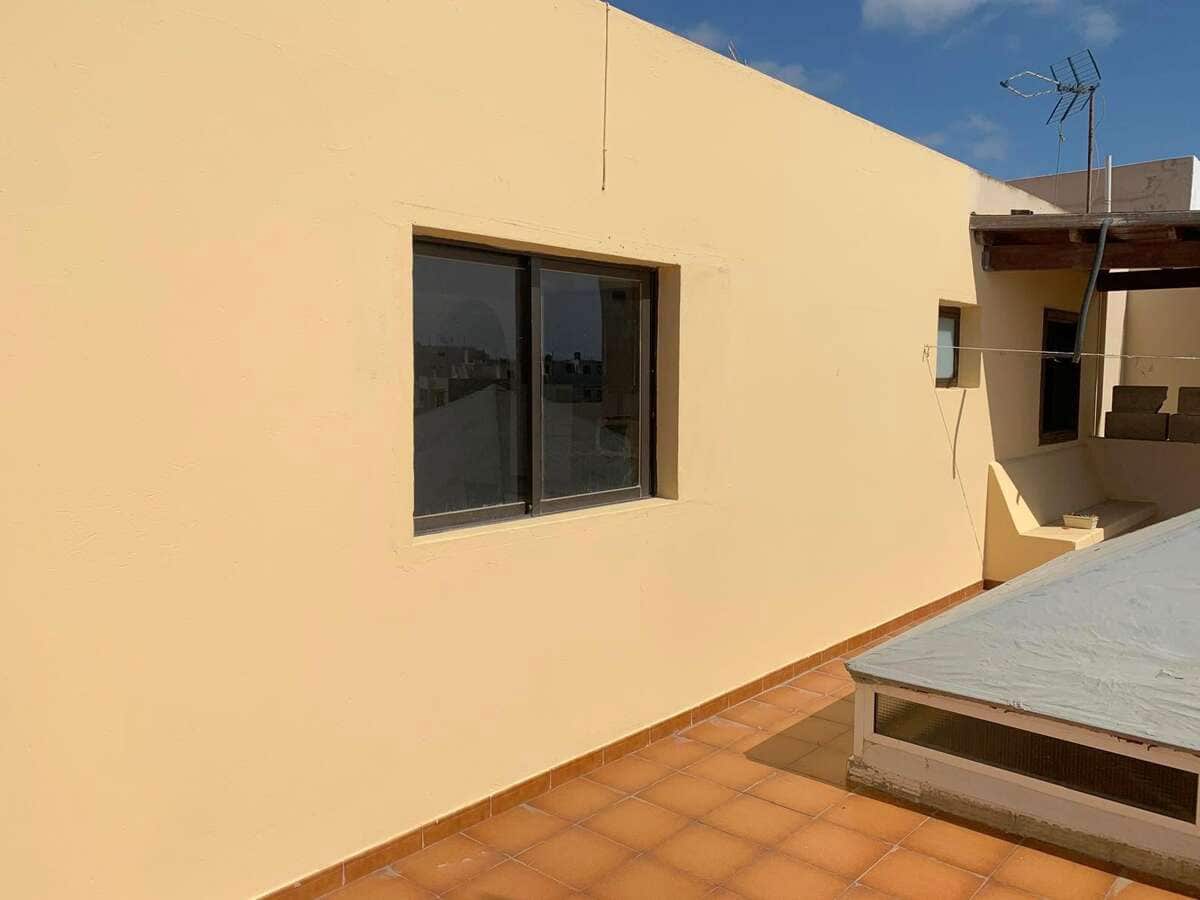 5 soveværelse Finca/Landehus til salg i Arrecife med garage - € 750.000 (Ref: 9996536)