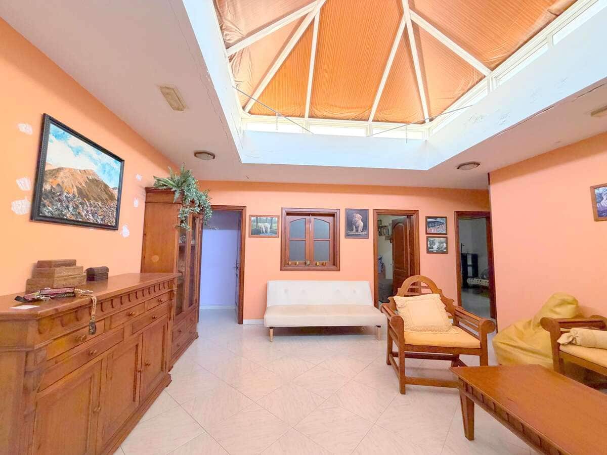 5 soveværelse Finca/Landehus til salg i Arrecife med garage - € 750.000 (Ref: 9996536)