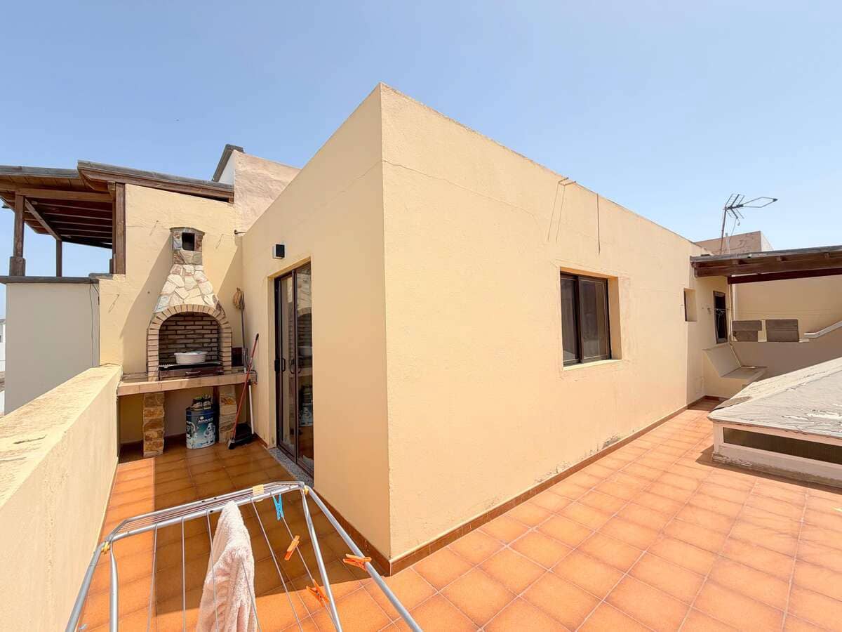 5 soveværelse Finca/Landehus til salg i Arrecife med garage - € 750.000 (Ref: 9996536)
