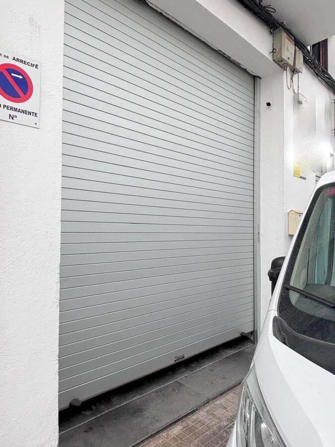 Commercieel te koop in Arrecife - € 170.000 (Ref: 9997810)