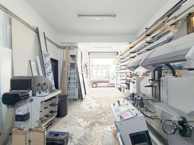 Commercieel te koop in Arrecife - € 170.000 (Ref: 9997810)