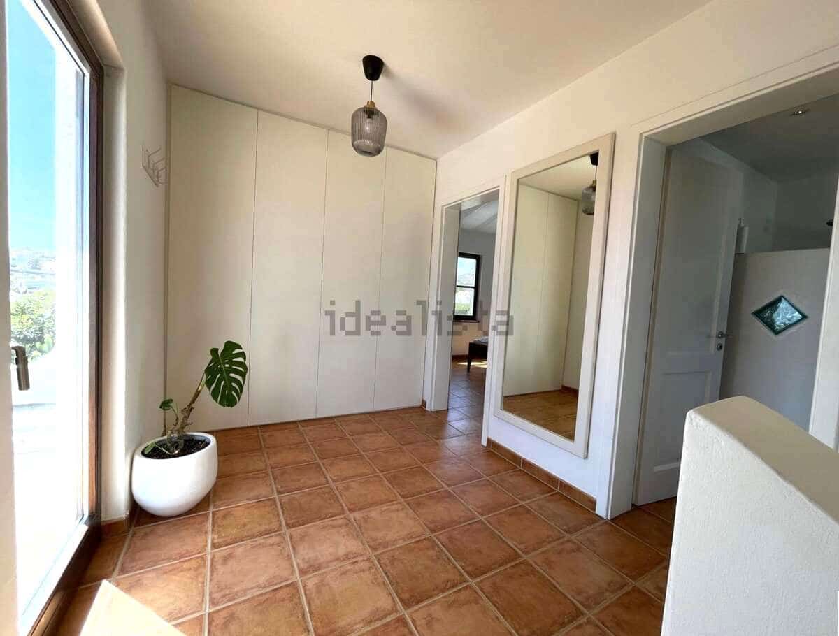 2 slaapkamer Villa te koop in Guime met zwembad garage - € 599.000 (Ref: 9997814)