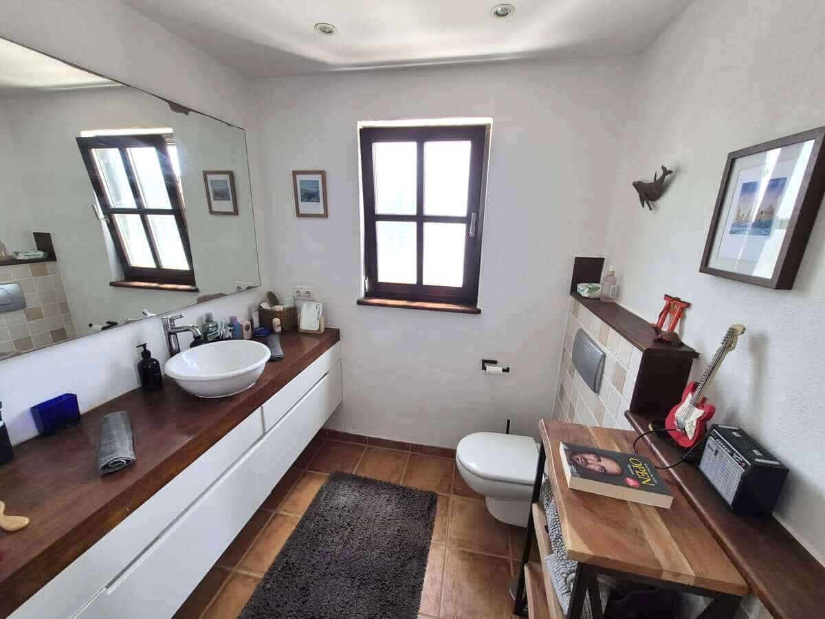 2 slaapkamer Villa te koop in Guime met zwembad garage - € 599.000 (Ref: 9997814)