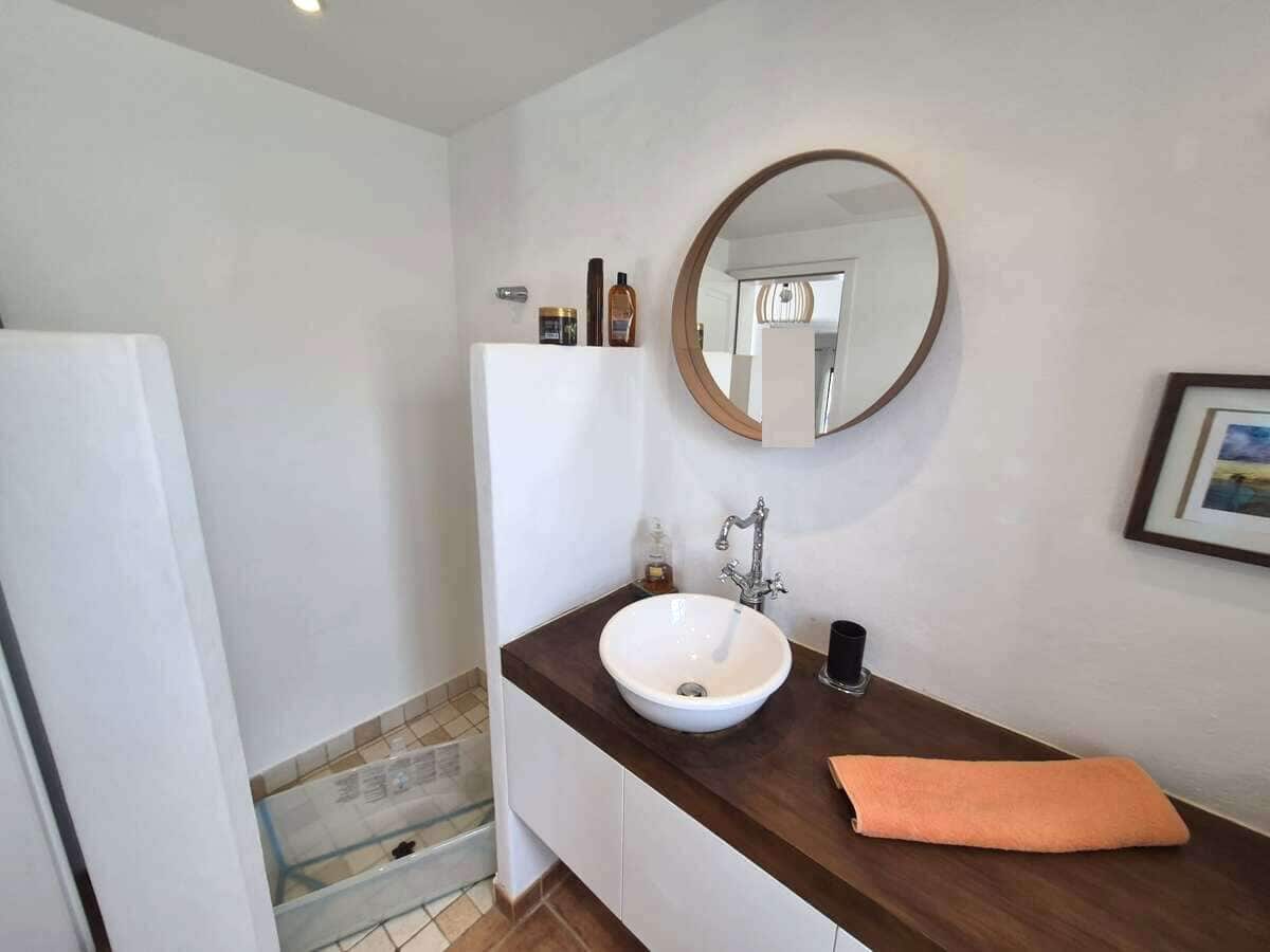 2 slaapkamer Villa te koop in Guime met zwembad garage - € 599.000 (Ref: 9997814)