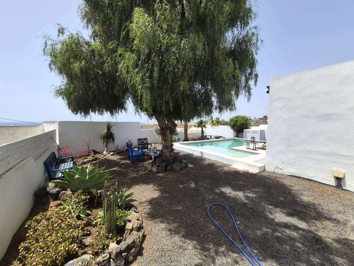 2 bedroom Villa for sale in Guime with pool garage - € 575,000 (Ref: 9997814)