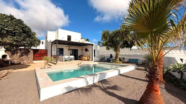 2 Zimmer Villa zu verkaufen in Guime, San Bartolomé mit Pool Garage - 569.000 € (Ref: 9997814)