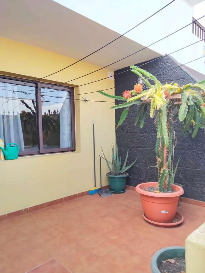 3 slaapkamer Halfvrijstaande villa te koop in Arrecife - € 260.000 (Ref: 9999497)