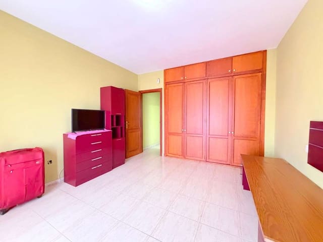 3 slaapkamer Halfvrijstaande villa te koop in Arrecife - € 260.000 (Ref: 9999497)