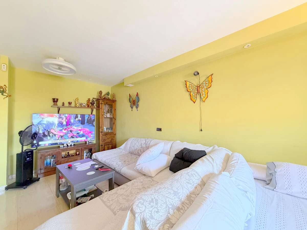 3 slaapkamer Halfvrijstaande villa te koop in Arrecife - € 260.000 (Ref: 9999497)