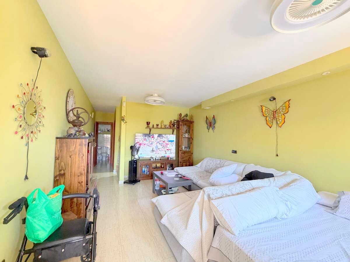3 slaapkamer Halfvrijstaande villa te koop in Arrecife - € 260.000 (Ref: 9999497)