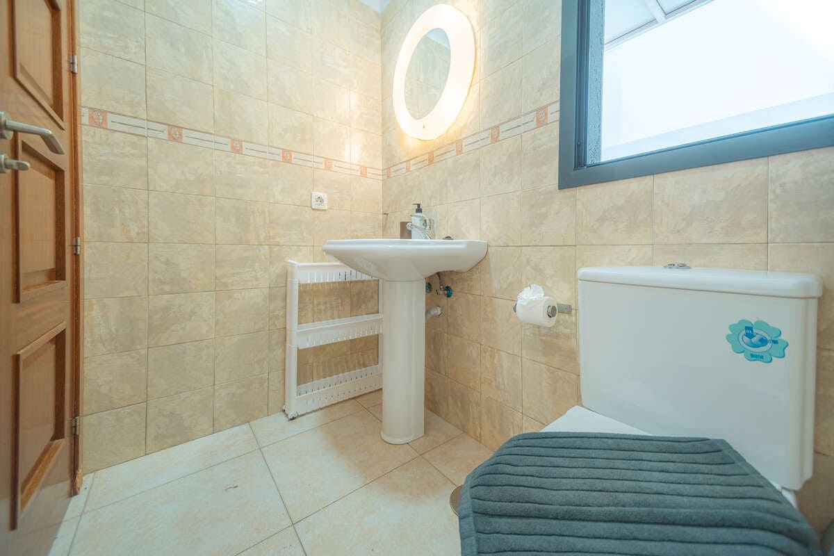 3 quarto Moradia para arrendar em Playa Blanca com piscina garagem - 1 800 € (Ref: 9999499)