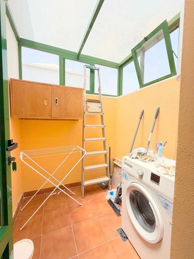 2 sovrum Lägenhet till salu i Costa Teguise med pool garage - 299 000 € (Ref: 9999500)