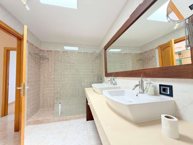 2 sovrum Lägenhet till salu i Costa Teguise, Teguise med pool garage - 299 000 € (Ref: 9999500)