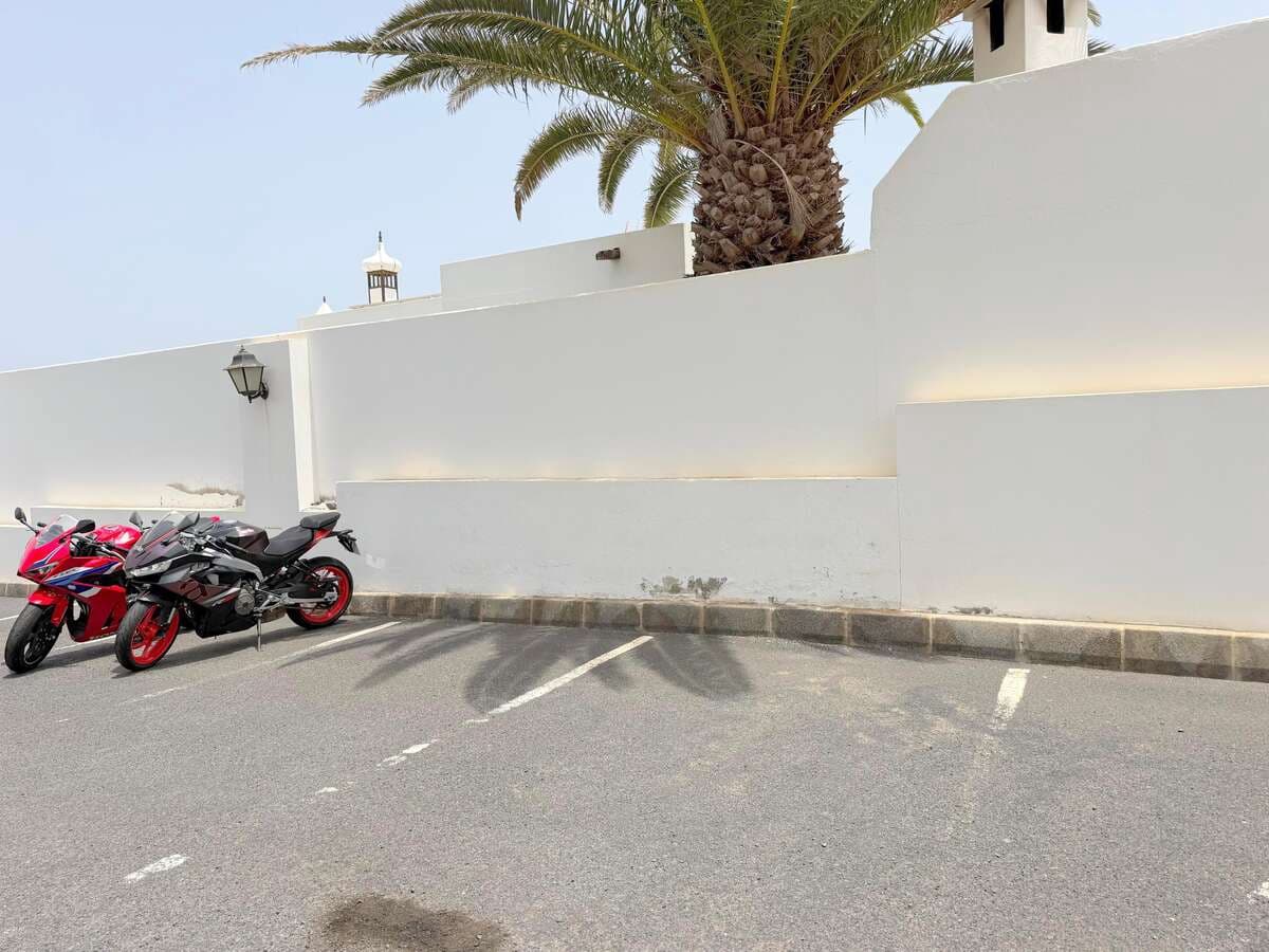 2 sovrum Lägenhet till salu i Costa Teguise med pool garage - 299 000 € (Ref: 9999500)