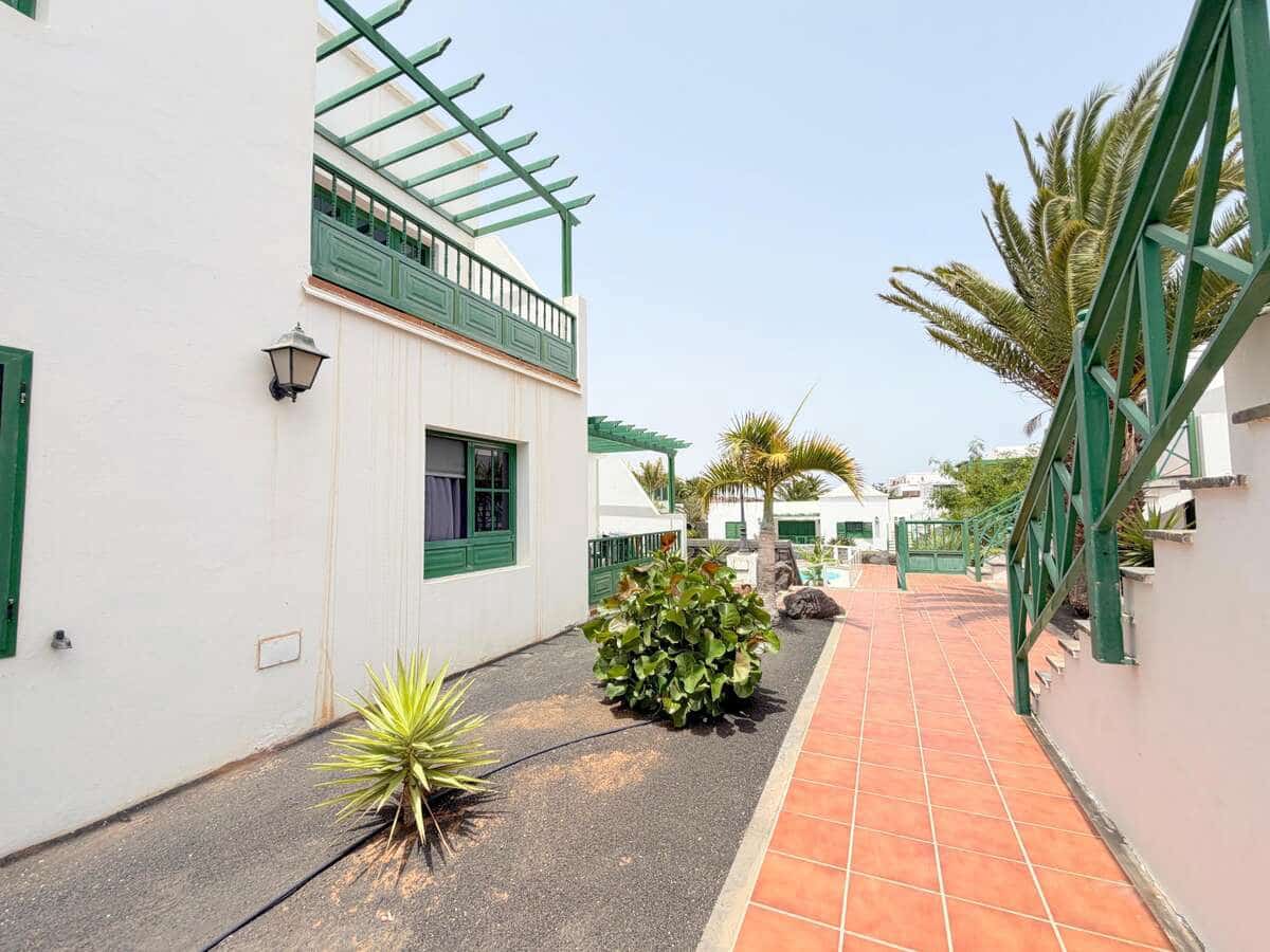 2 sovrum Lägenhet till salu i Costa Teguise med pool garage - 299 000 € (Ref: 9999500)