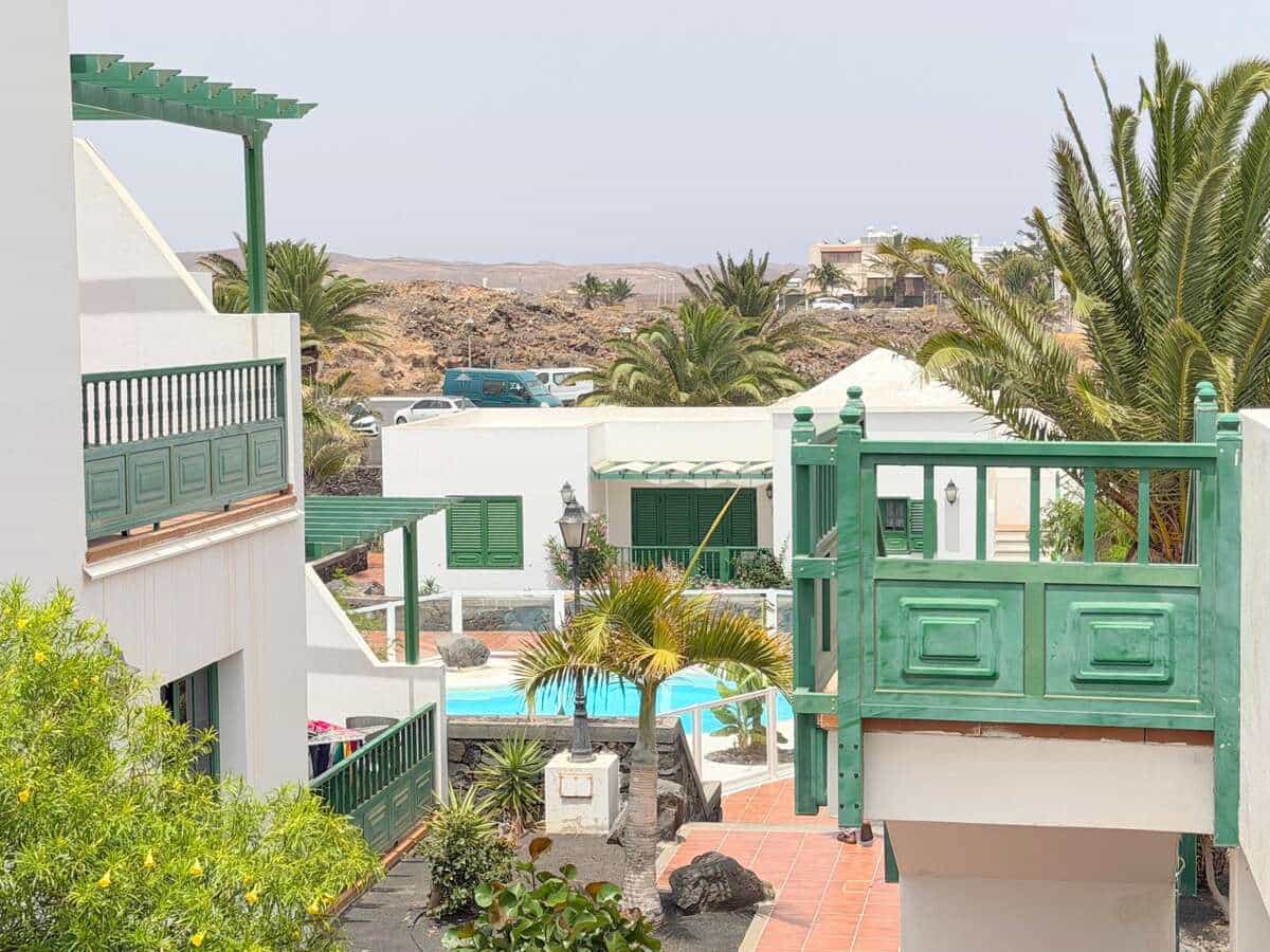2 sovrum Lägenhet till salu i Costa Teguise med pool garage - 299 000 € (Ref: 9999500)