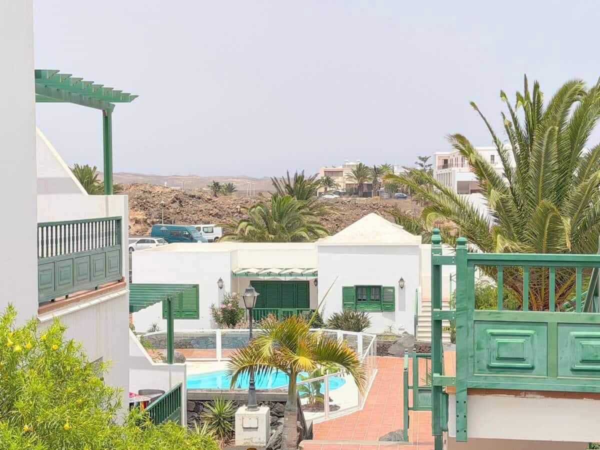 2 sovrum Lägenhet till salu i Costa Teguise med pool garage - 299 000 € (Ref: 9999500)