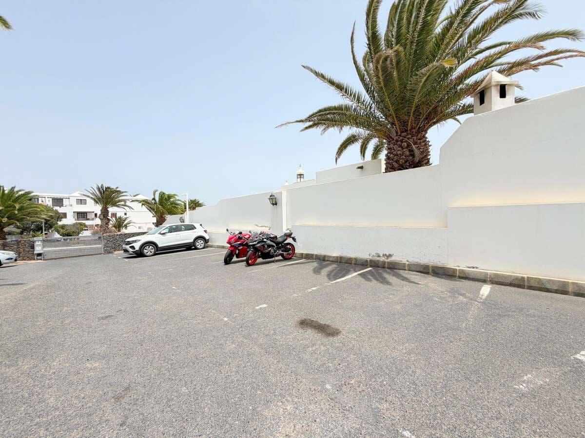2 sovrum Lägenhet till salu i Costa Teguise med pool garage - 299 000 € (Ref: 9999500)