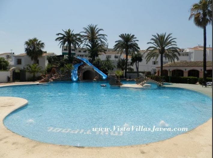 4 soveværelse Bungalow til salg i Javea / Xabia med swimmingpool - € 485.000 (Ref: 9486986)
