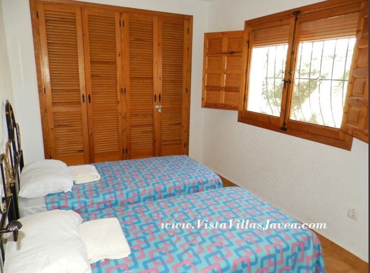 4 soveværelse Bungalow til salg i Javea / Xabia med swimmingpool - € 485.000 (Ref: 9486986)