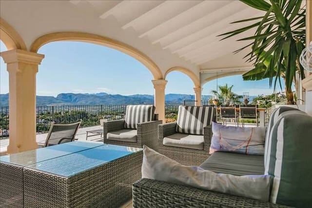 4 quarto Moradia para venda em Centro ciudad, Javea / Xàbia com piscina - 895 000 € (Ref: 9487002)