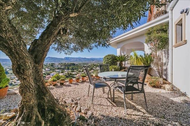 4 quarto Moradia para venda em Centro ciudad, Javea / Xàbia com piscina - 895 000 € (Ref: 9487002)