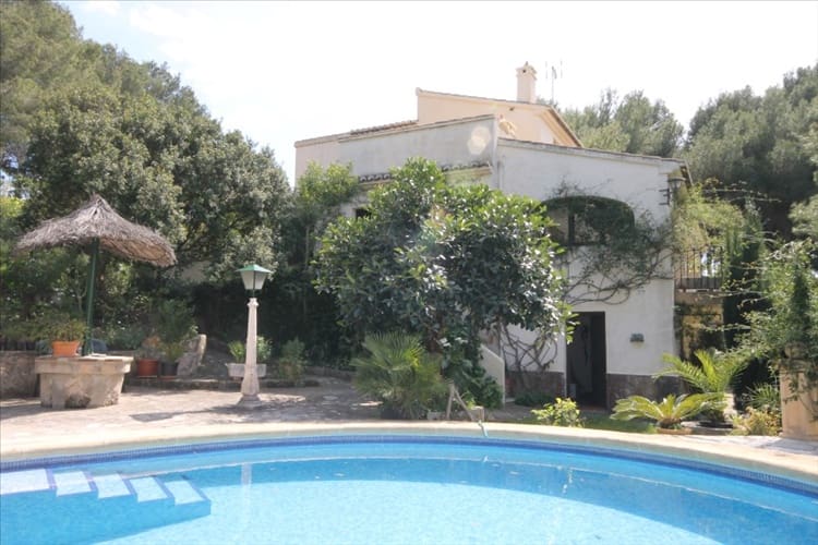 Chalet de 8 habitaciones en Arenal en venta con piscina - 950.000 € (Ref: 9487003)