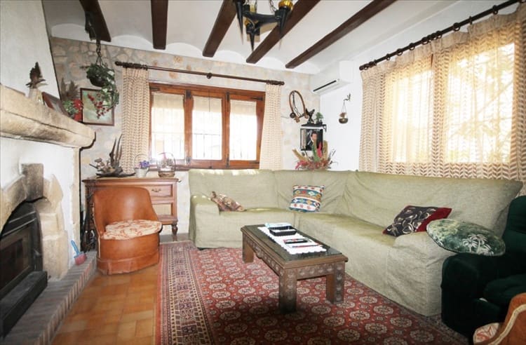 Chalet de 8 habitaciones en Arenal en venta con piscina - 950.000 € (Ref: 9487003)