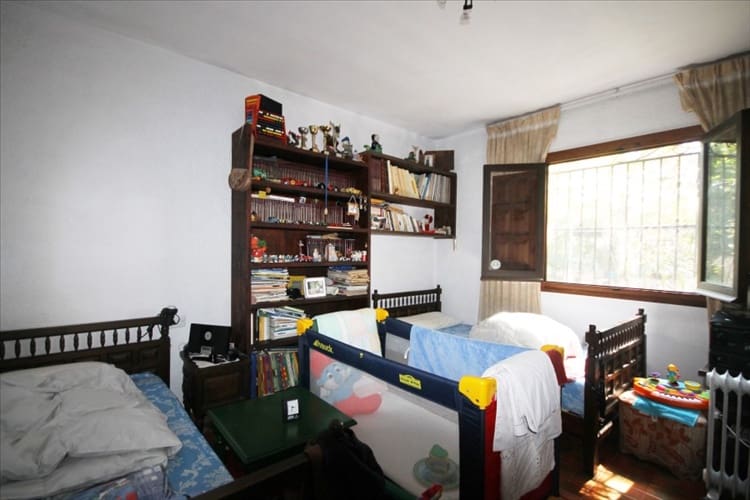 Chalet de 8 habitaciones en Arenal en venta con piscina - 950.000 € (Ref: 9487003)