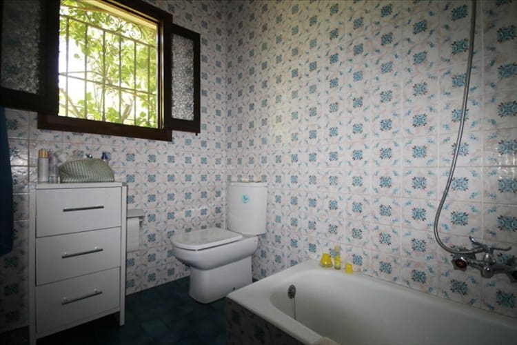 Chalet de 8 habitaciones en Arenal en venta con piscina - 950.000 € (Ref: 9487003)