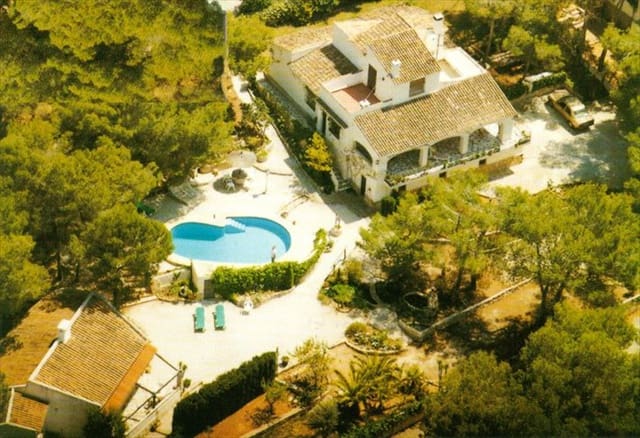 Chalet de 8 habitaciones en Arenal, Javea / Xàbia en venta con piscina - 950.000 € (Ref: 9487003)