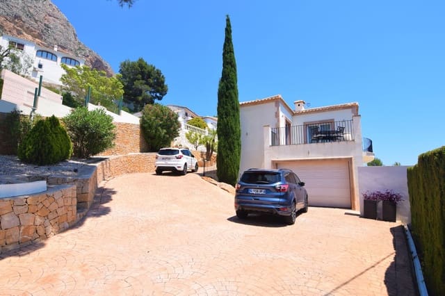 3 slaapkamer Villa te koop in Montgó - Ermita, Javea / Xàbia met zwembad - € 725.000 (Ref: 9487010)